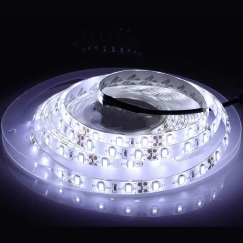 svetodiodnaya-lenta-led-super-belyj-5-metrov-01
